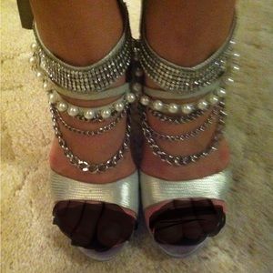 Guess by Marciano size 8 women’s pumps